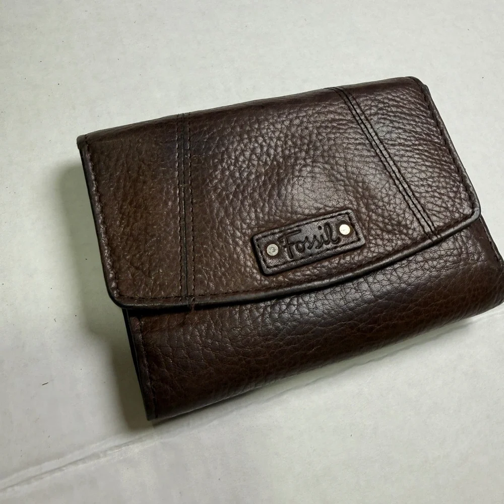 Fossil Womens Brown Pebbled Leather Trifold Wallet ID Window Coin Pocket